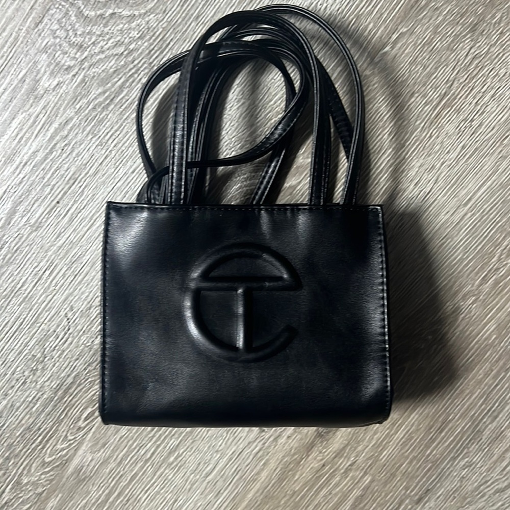 Black telfar
